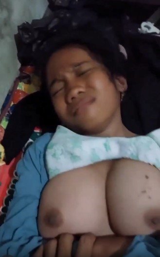 คลิปโป๊ขืนใจหลานสาวจับเย็ดสดนมอย่างใหญ่เย็ดหีฟิตมาก